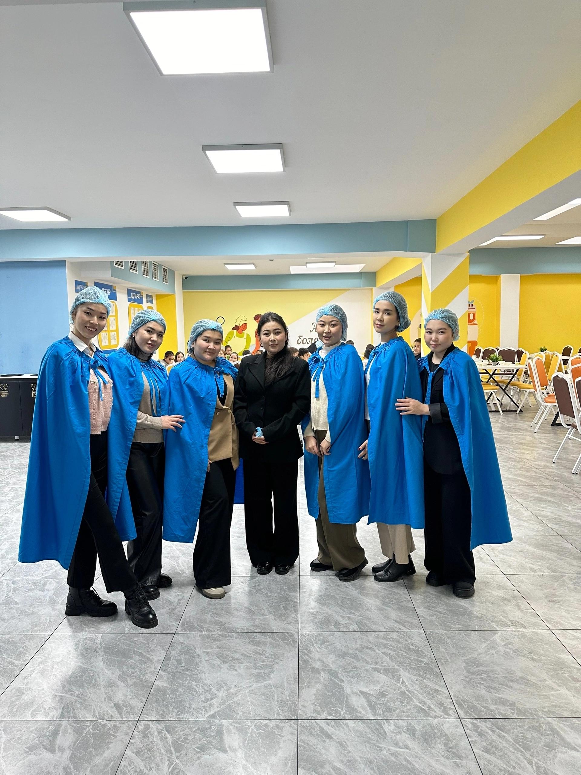 Практикант студенттерді Асхана жұмысымен таныстыру жұмыстары жүргізілді.