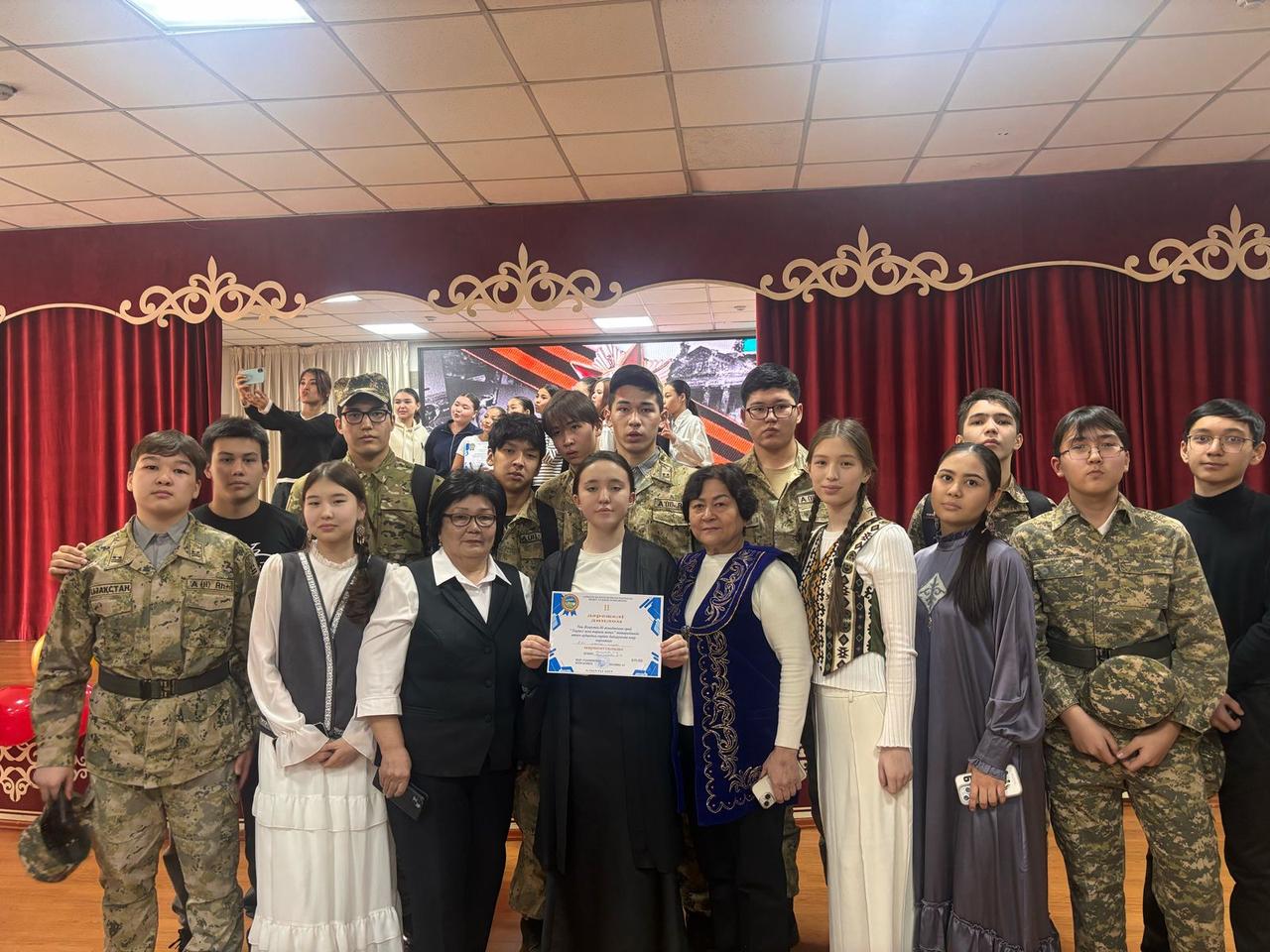 Ұлы Жеңістің 80жылдығына орай "Теңдесі жоқ тарихи жеңіс" атты аудандық көрініс байқауында мектебіміздің оқушылары жүлделі II орынды иеленді.