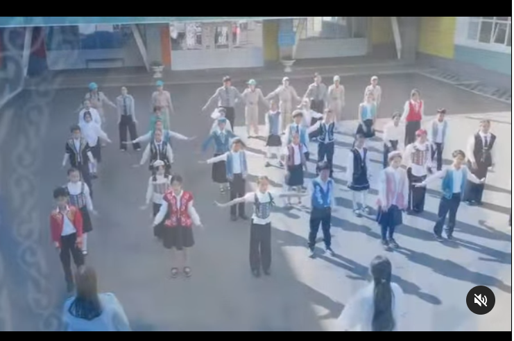 «Қамқор» жобасы аясында дене шынықтыру пәні мұғалімдерінің ұйымдастыруымен «Дені саудың – жаны сау» тақырыбында флешмоб өткізілді.