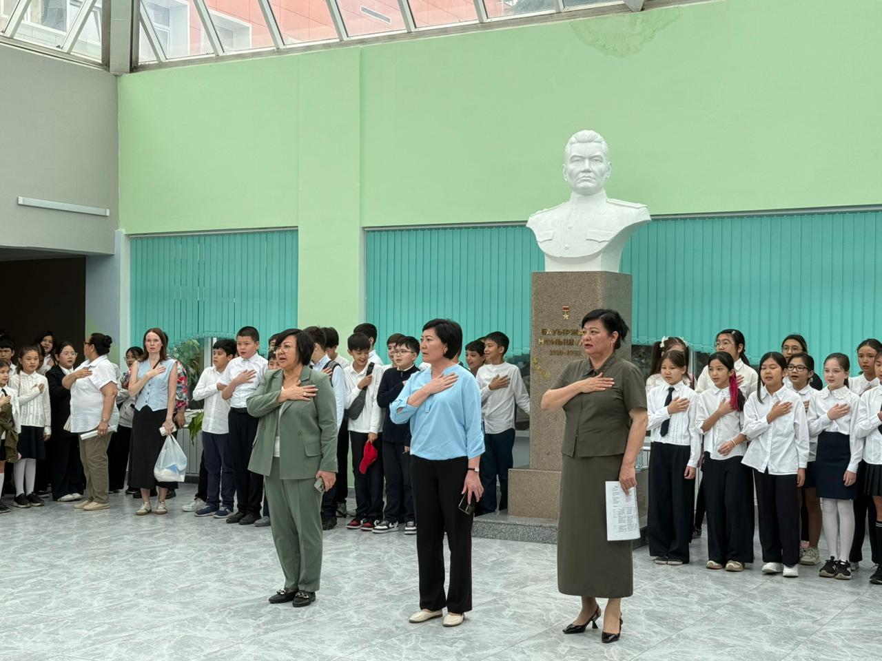 Қазақ тілі пәнінен мемлекеттік емтихандар басталды!