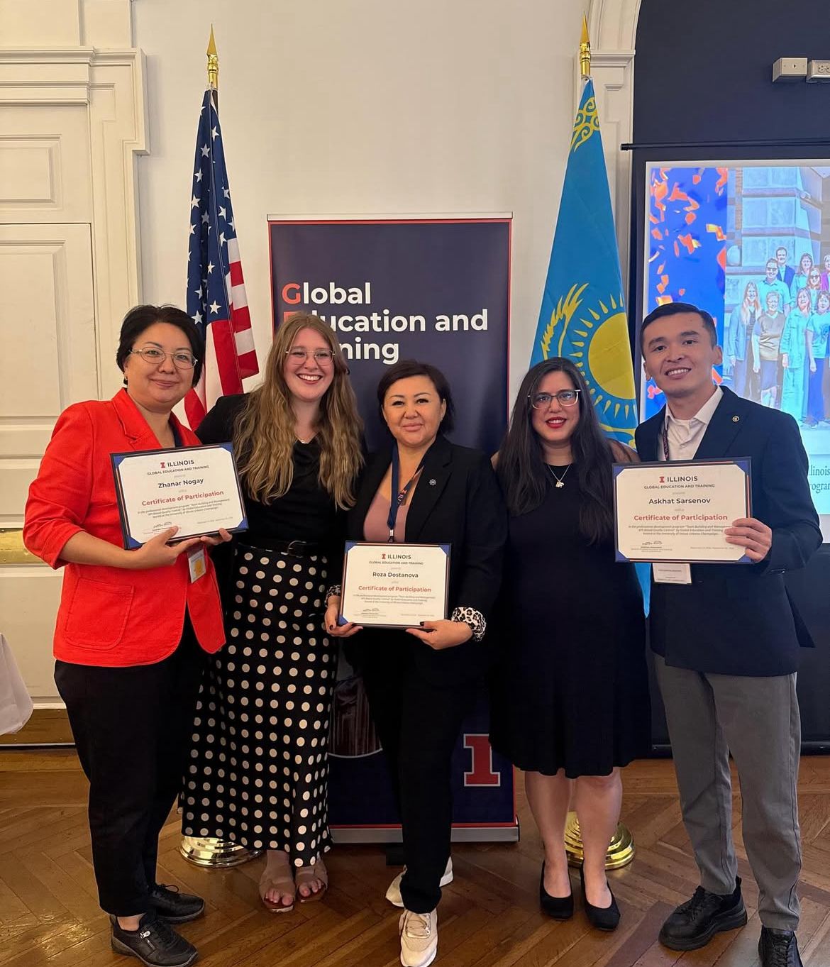 Команда нашей школы в составе директора Достановой Р.З., заместителя директора Ногай Ж.Х. и учителя информатики Сарсенова А.Б. успешно прошла стажиров