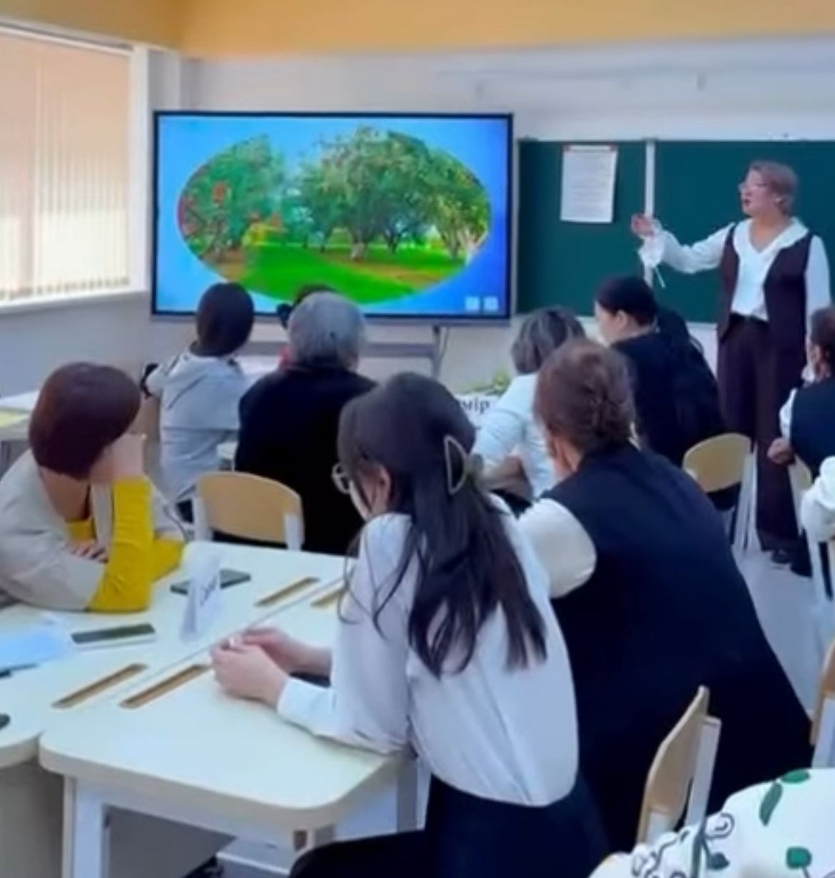 «Мұғалімнің кәсіби құзыреттілігі - сапалы білім берудің негізі» тақырыбында ұстаздарымызға коучинг өтті.