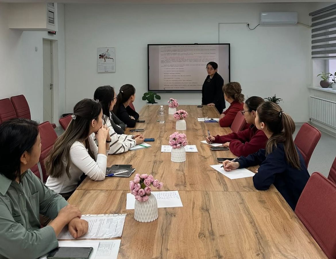 30 қазан жас мамандарға арналған әдістемелік көмек, кеңес беру мақсатында отырыс өткізілді.